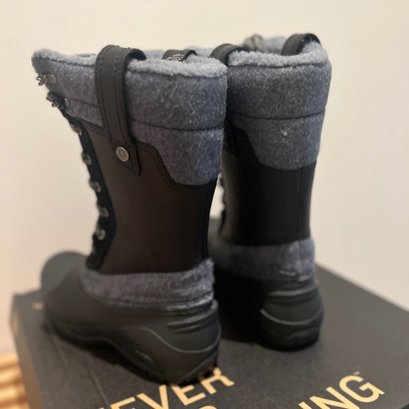 BRAND NEW THE NORTH FACE BOOTS - Picture 9 of 9